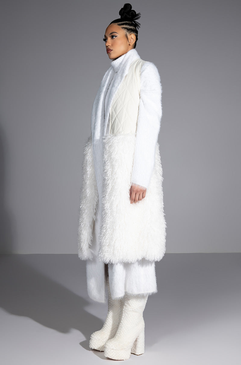 KYLIE FUZZY CARDIGAN IN WHITE