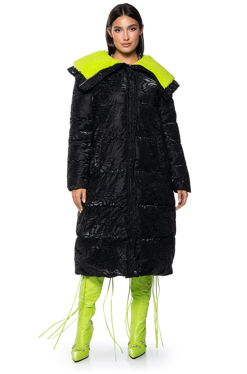 STAND OUT LONG PUFFER WITH SHERPA LINING