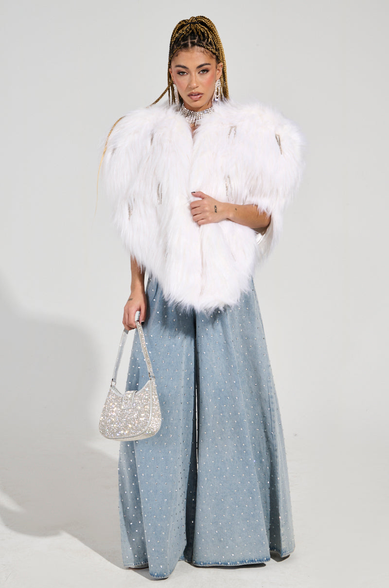 LIMITED EDITION STAR LOVER FAUX FUR HEART VEST IN WHITE