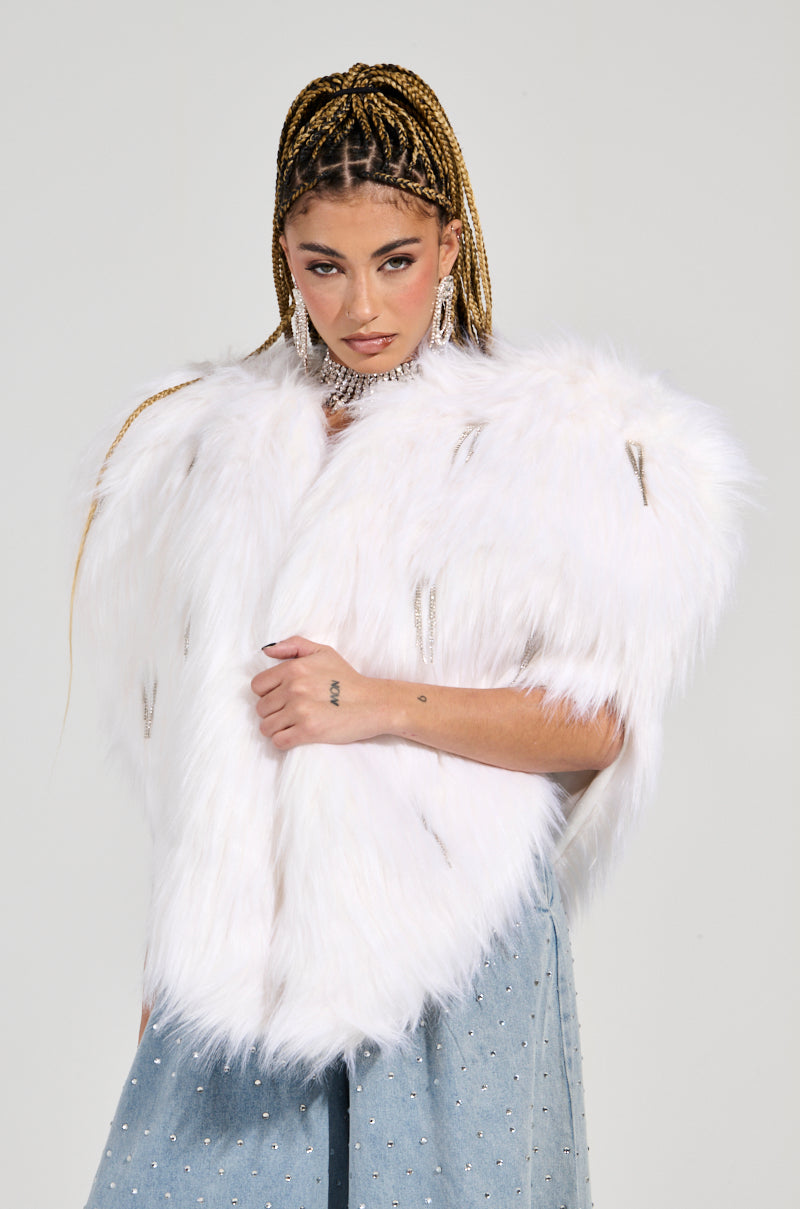 LIMITED EDITION STAR LOVER FAUX FUR HEART VEST IN WHITE