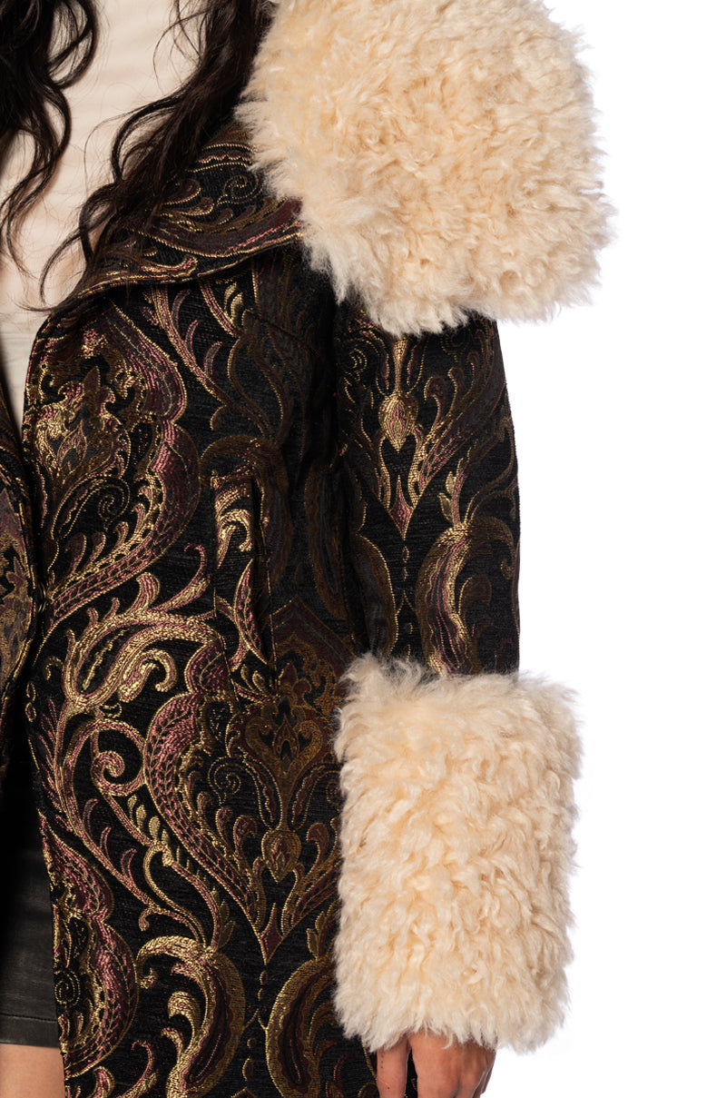 FLUFFY TRENCH WITH BONDED SHERPA ON BROCADE