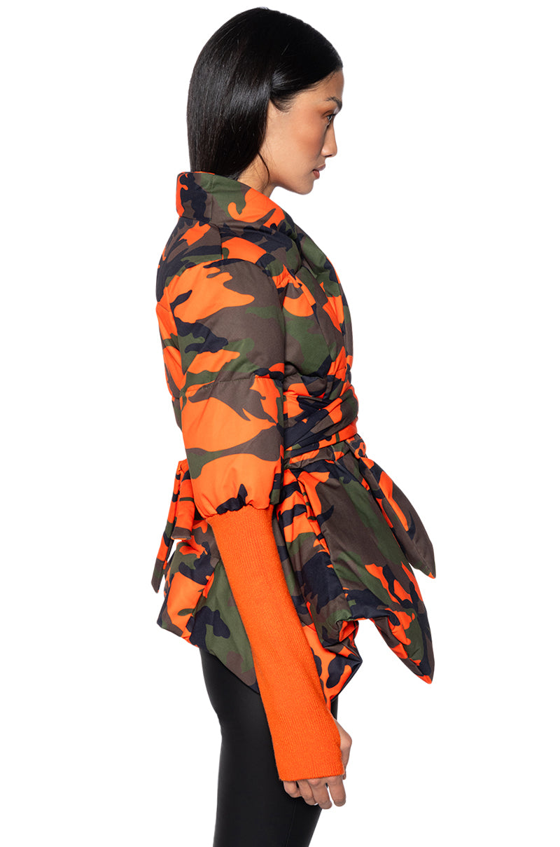 CAMO PEPLUM PUFFER JACKET WITH RIB ARMS AND THUMBHOLE