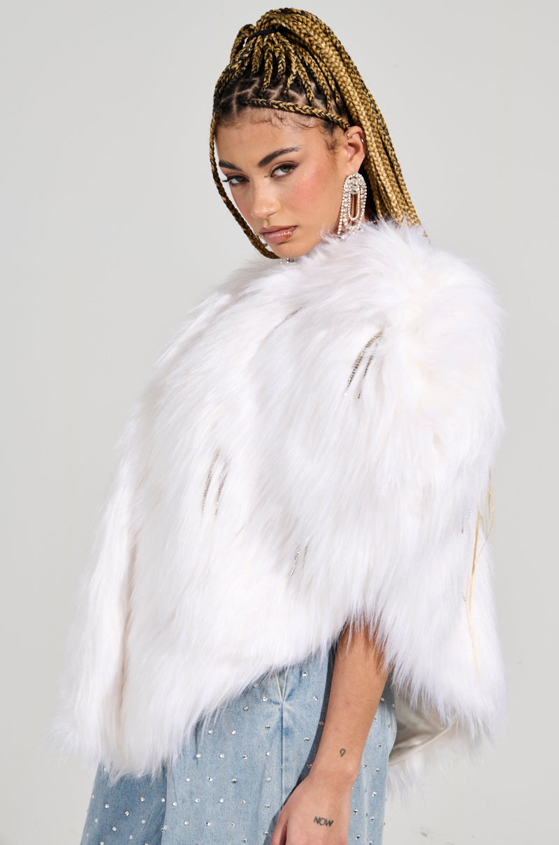 LIMITED EDITION STAR LOVER FAUX FUR HEART VEST IN WHITE