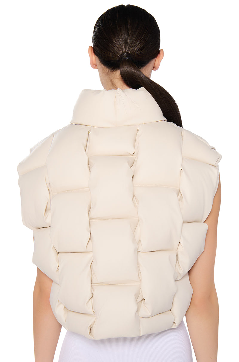 CROP PU WEAVE PUFFER VEST IN BEIGE