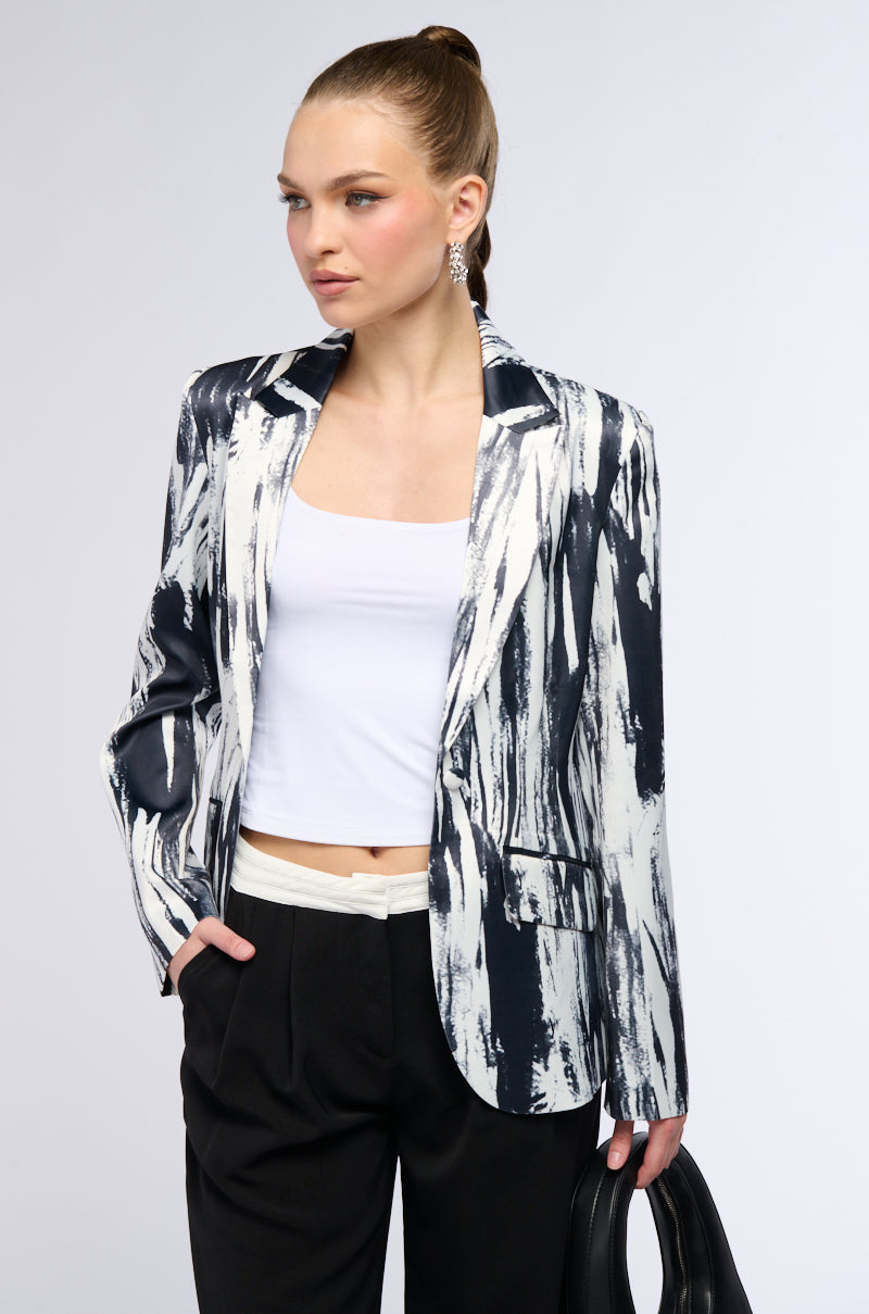 SATIN SCRIBBLE PRINT BLAZER