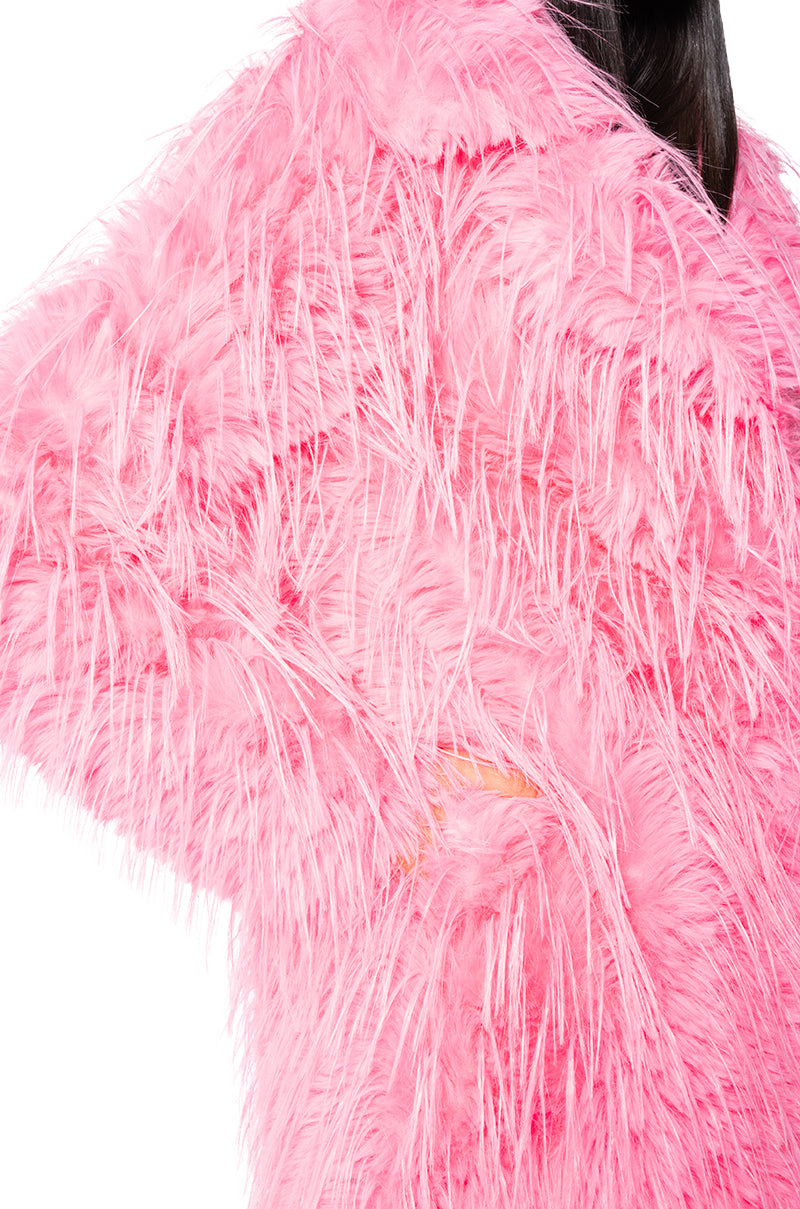 DRIZZY FAUX FUR PINK COAT