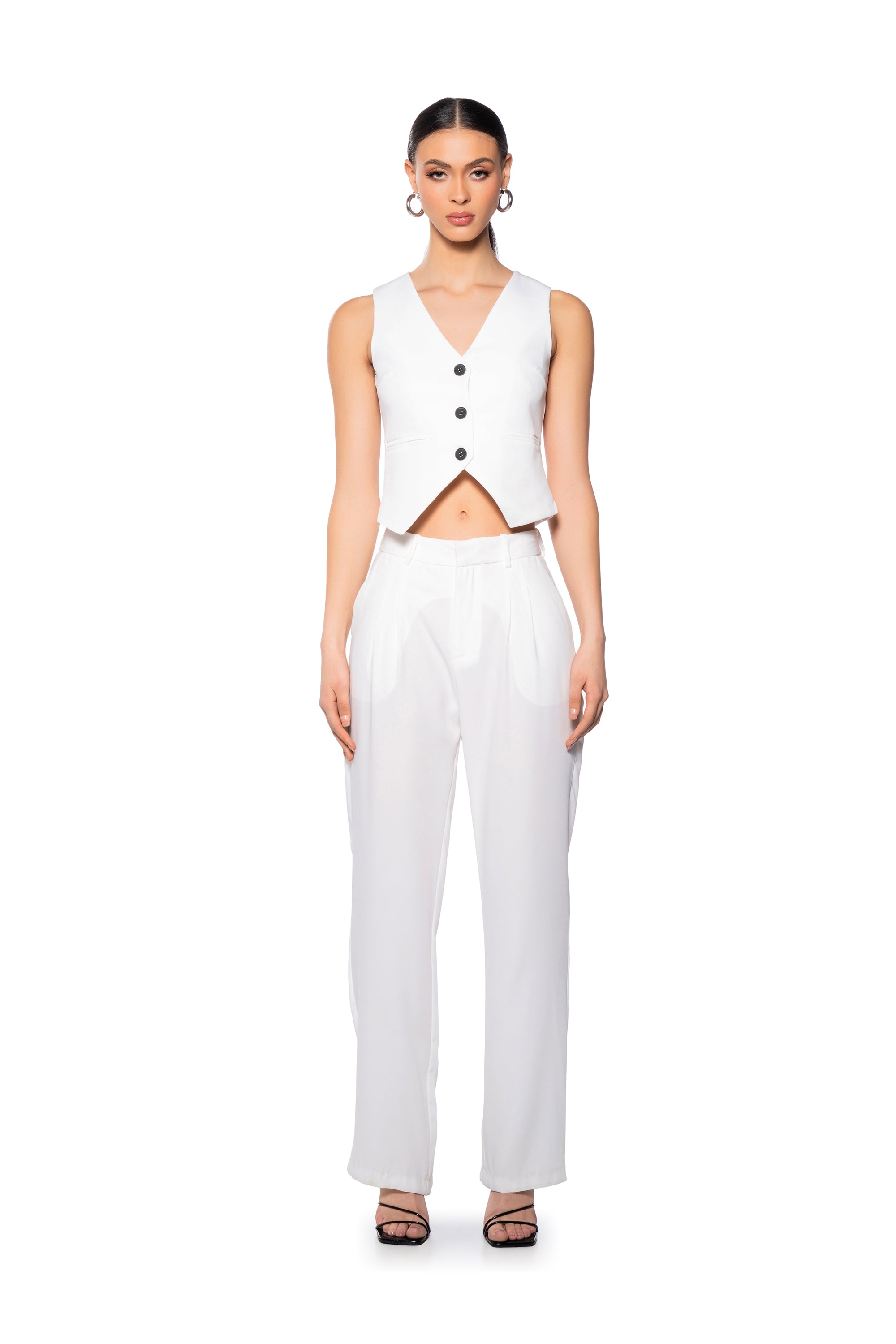 FITTED CROP VEST IN WHITE