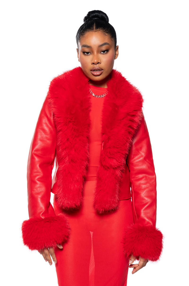 LUNA CROP JACKET WITH FUR COLLAR IN RED