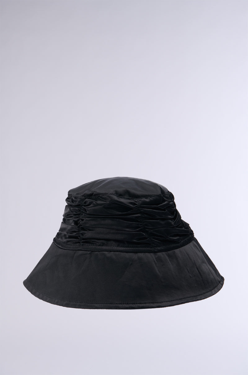 RUCHED BABE SATIN BUCKET HAT