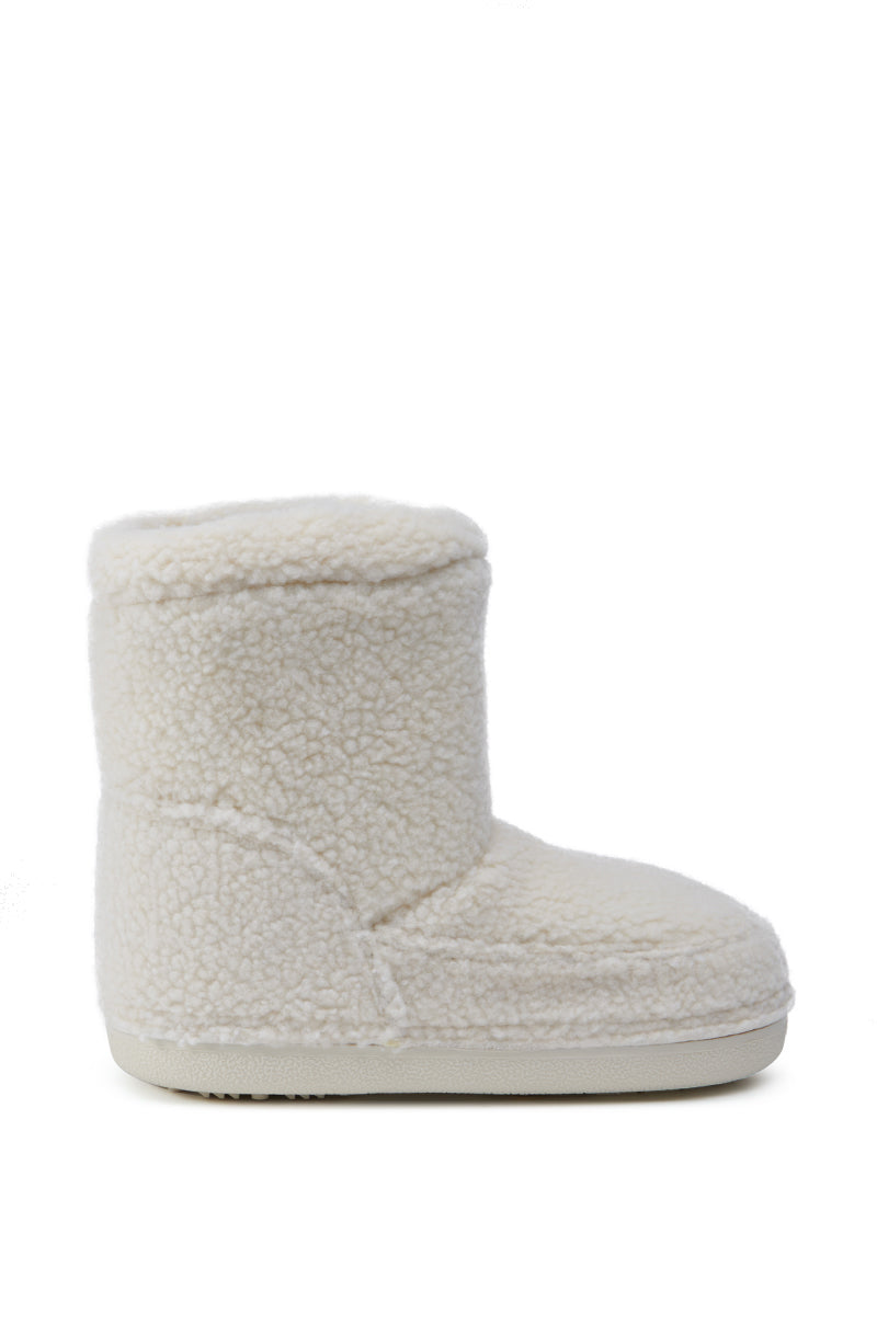 AZALEA WANG SWEETING WHITE SHERPA BOOTIE