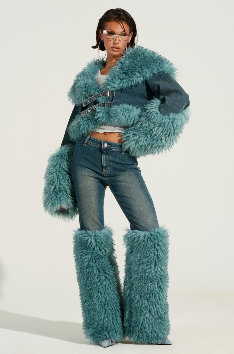 SIT PRETTY FUR TRIM JEANS IN BLUE DENIM