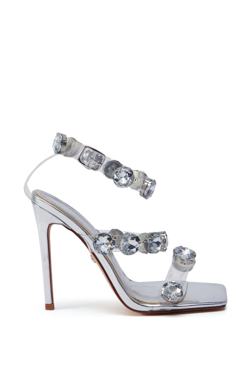 AZALEA WANG EVERLY BLINGED OUT CHUNKY SANDAL IN SILVER