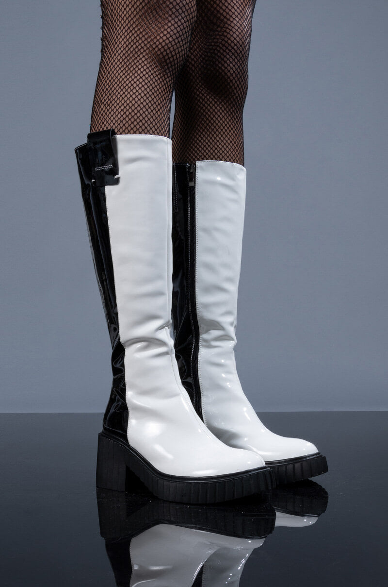 AZALEA WANG SEEING DOUBLE FLATFORM BOOT IN BLACK WHITE