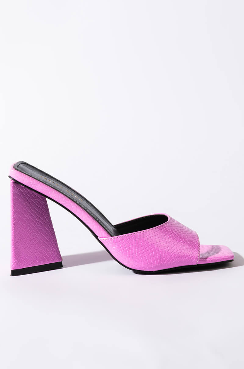 AZALEA WANG WORK FOR IT CHUNKY SANDAL IN PURPLE