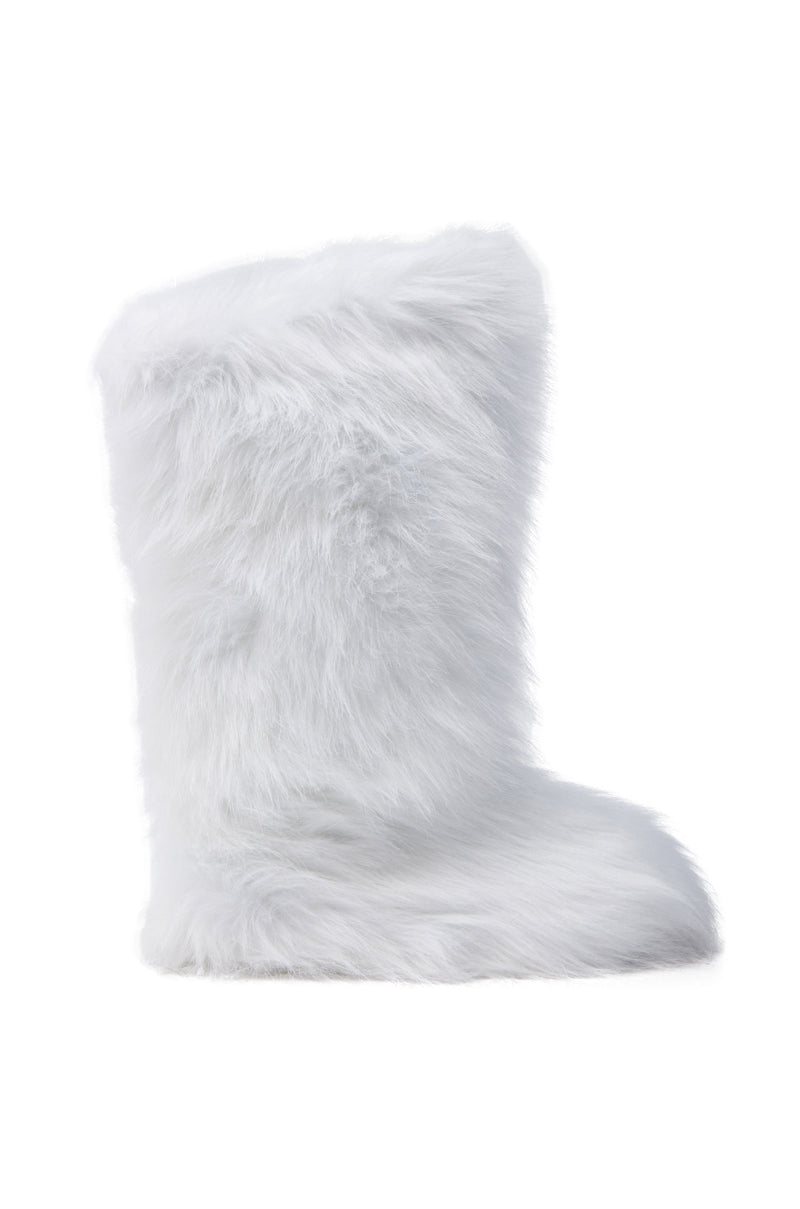 FONDA WHITE FLAT BOOT