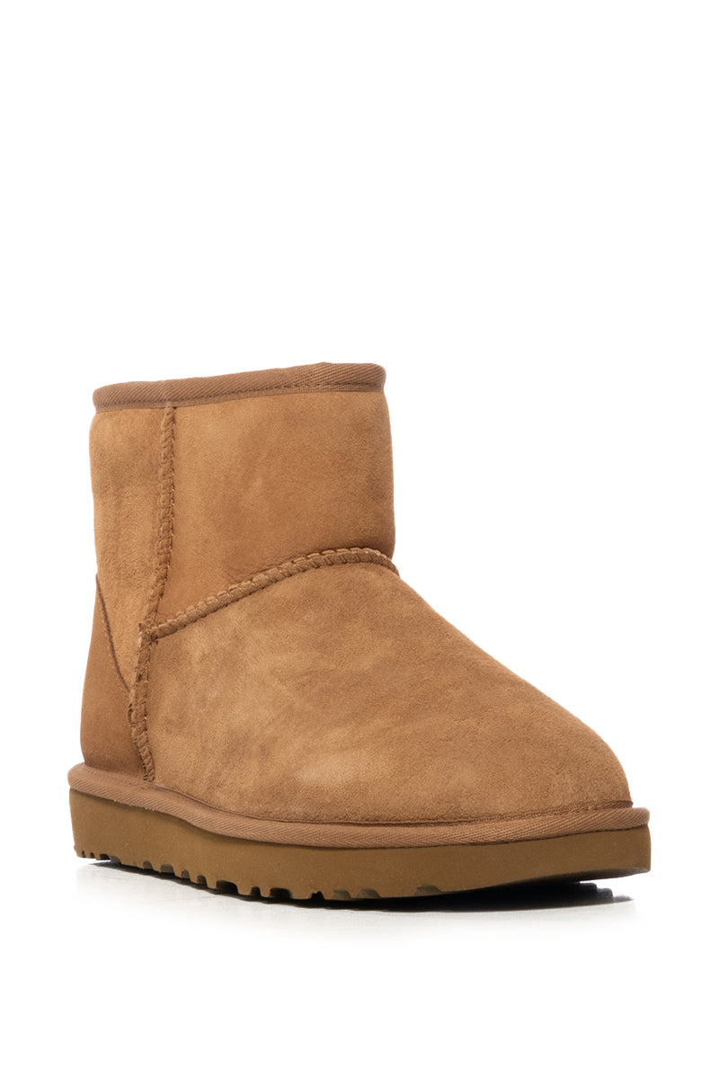 UGG CLASSIC MINI II BOOTIE IN CHESTNUT