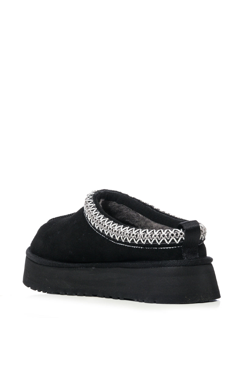 UGG TAZZ IN BLACK