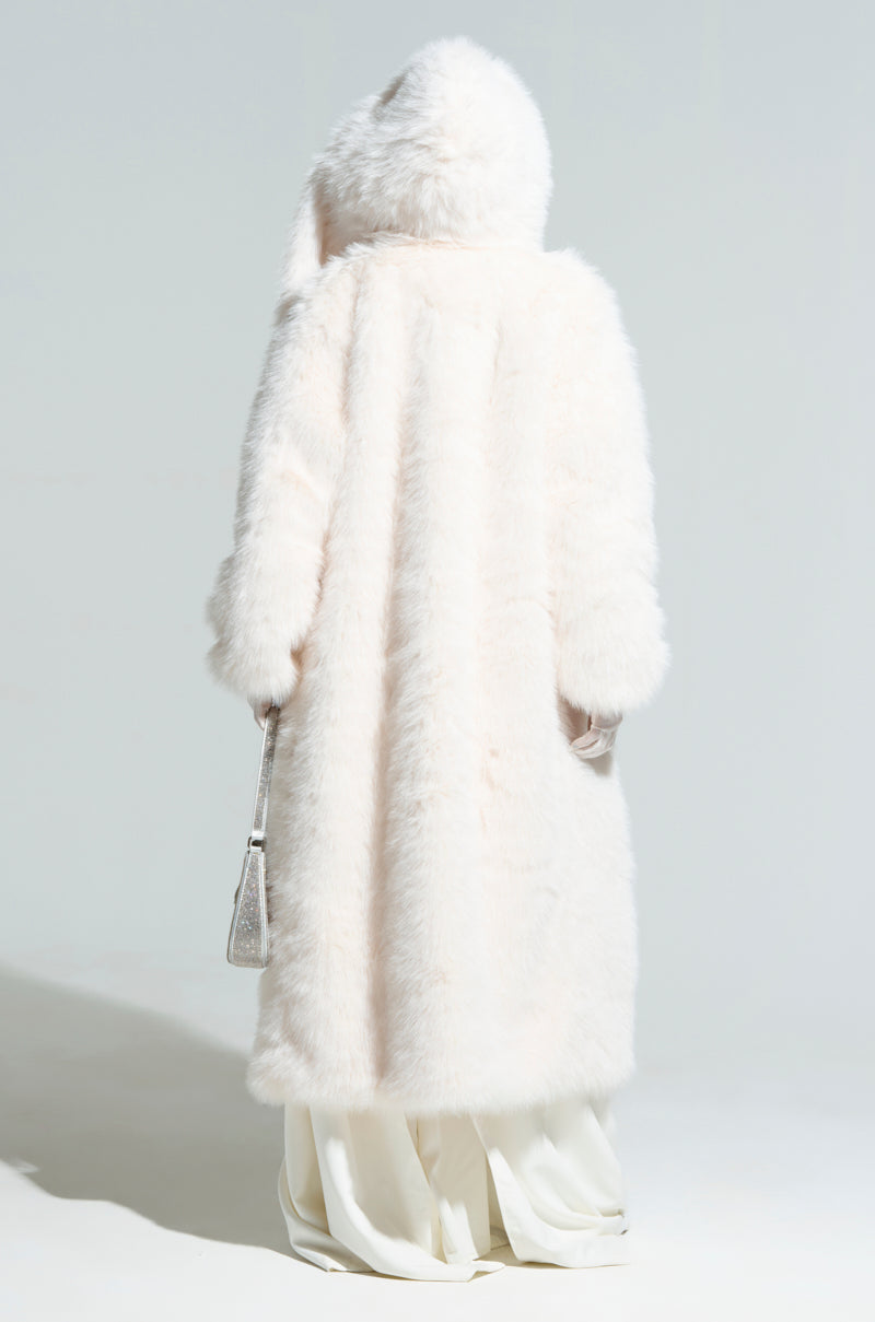 MANCHESTER HOODED FAUX FUR IN IVORY