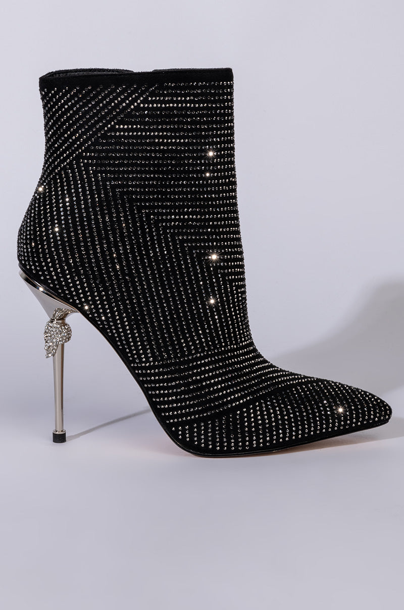 AZALEA WANG KNOCKOUT STILETTO BOOTIE IN BLACK