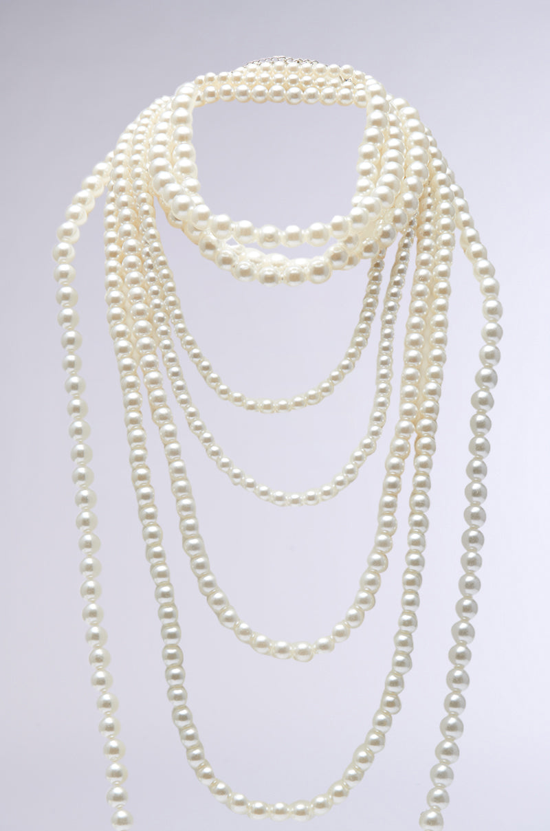 PENELOPE STATEMENT PEARL NECKLACE