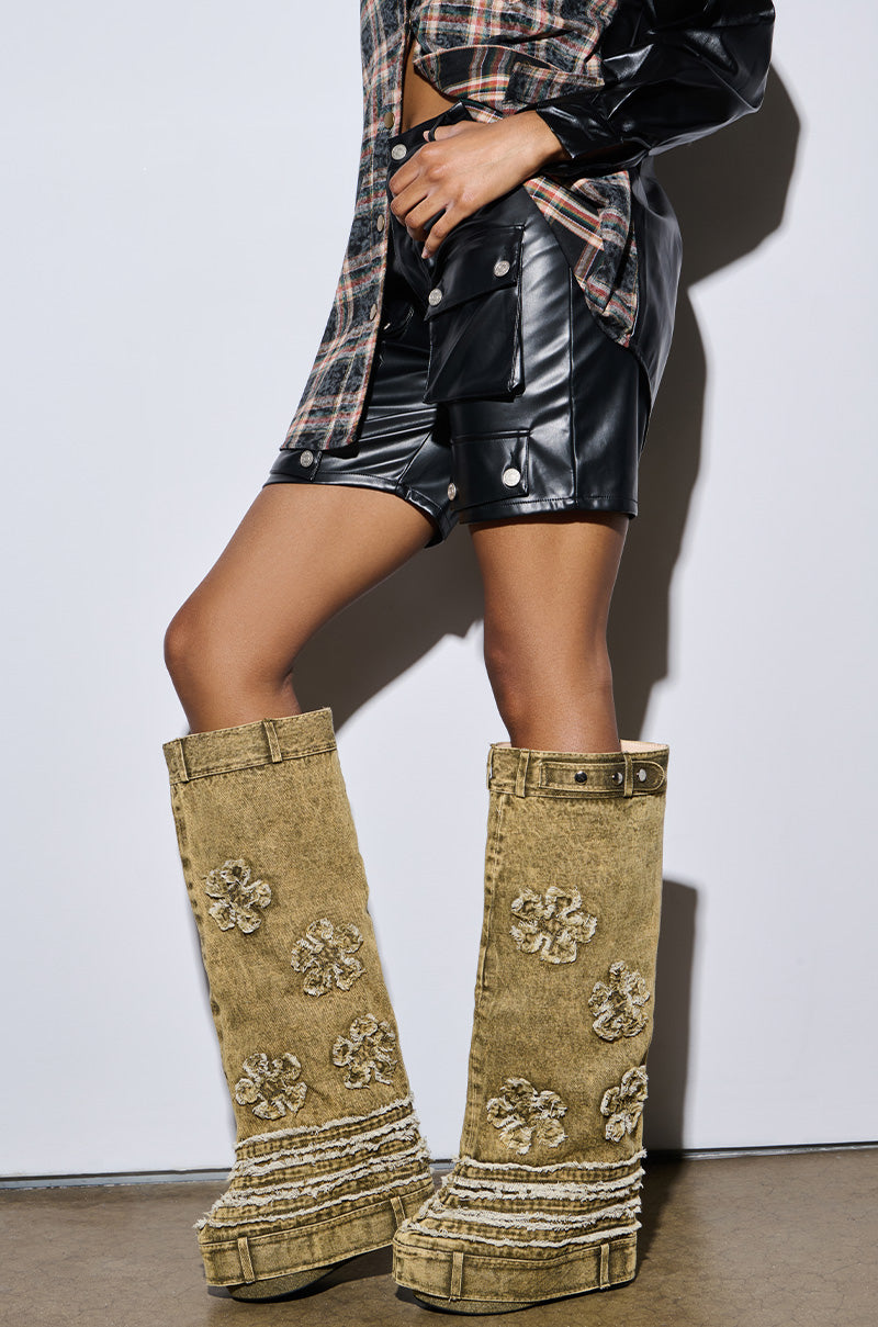 AZALEA WANG CHABELA GREEN WEDGE BOOT