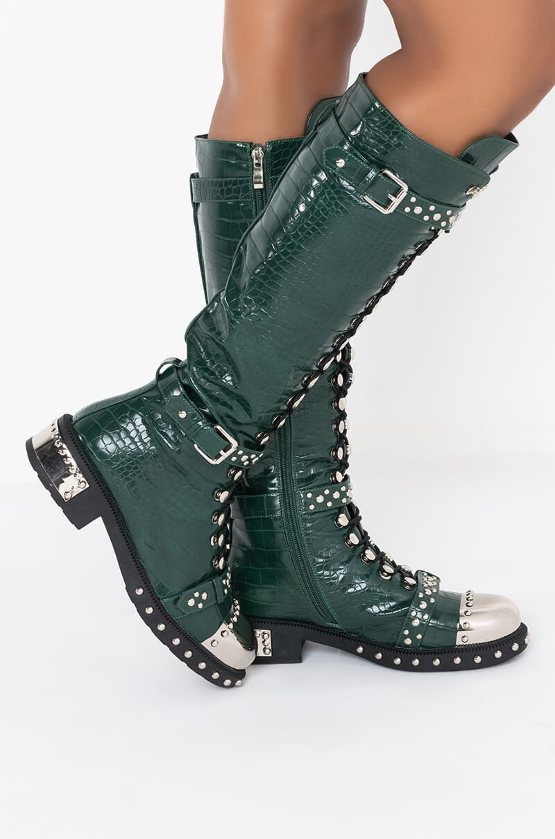 AZALEA WANG THEY INDEPENDENT FLAT BOOT IN GREEN