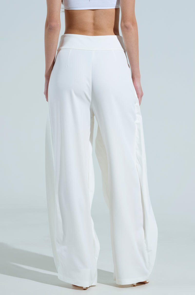 AMBER WIDE LEG PLEATED TROUSER PANT IN WHITE