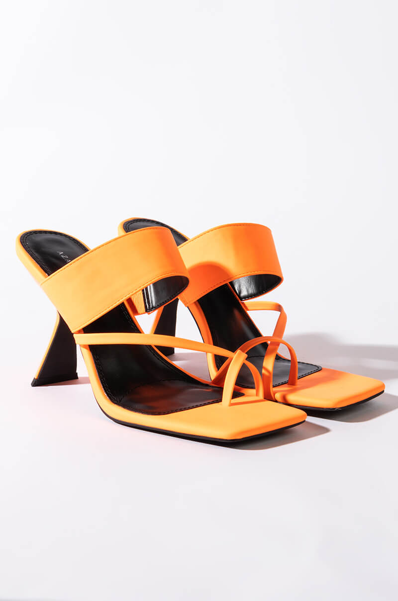 AZALEA WANG CITY DREAMS CHUNKY SANDAL IN ORANGE