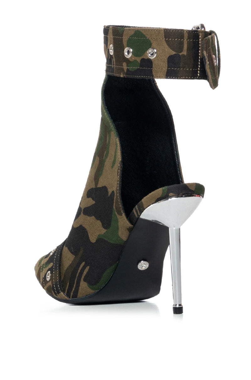 AZALEA WANG ACT UP CAMO PUMP