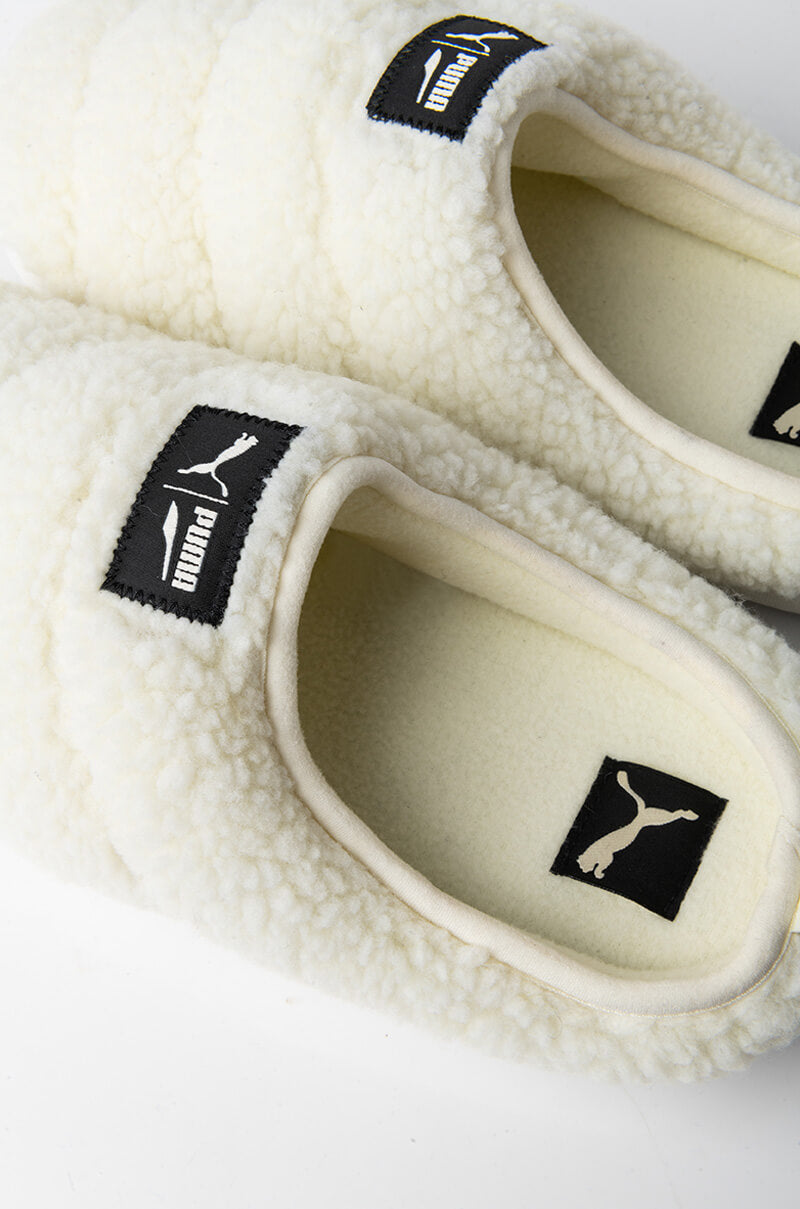 PUMA SCUFF SHERPA SLIPPER IN WHITE