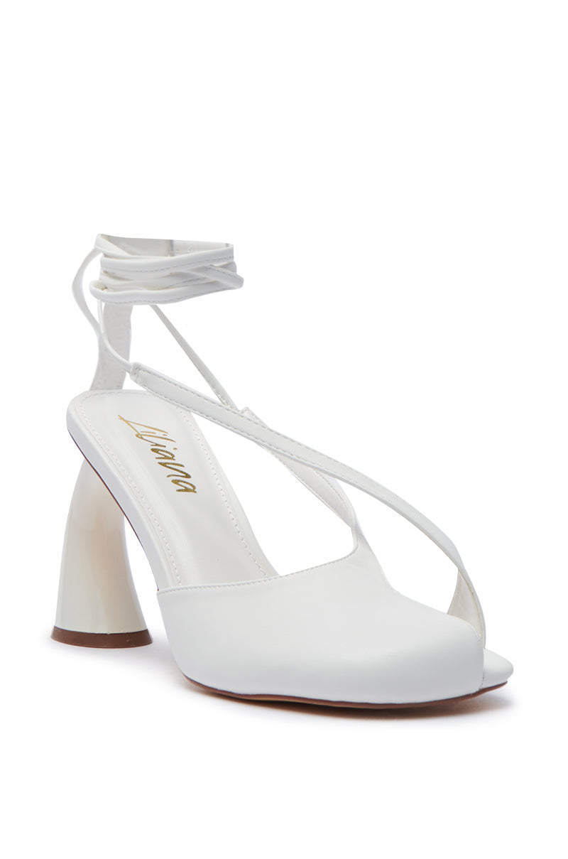 PIRATE WHITE PEEP TOE PUMP