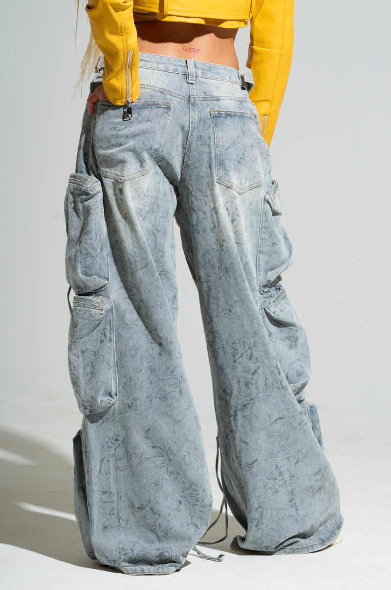 PLACES TO BE RELAXED CARGO DENIM JEANS