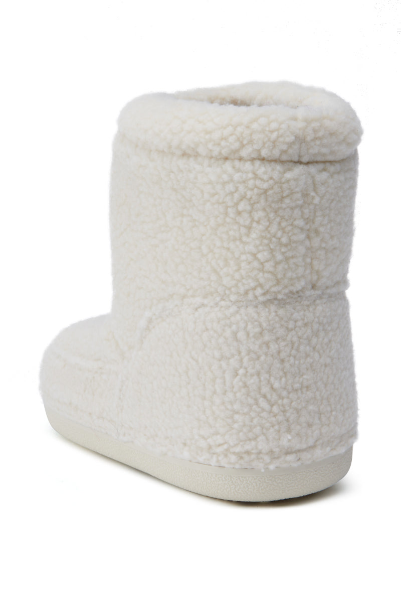 AZALEA WANG SWEETING WHITE SHERPA BOOTIE