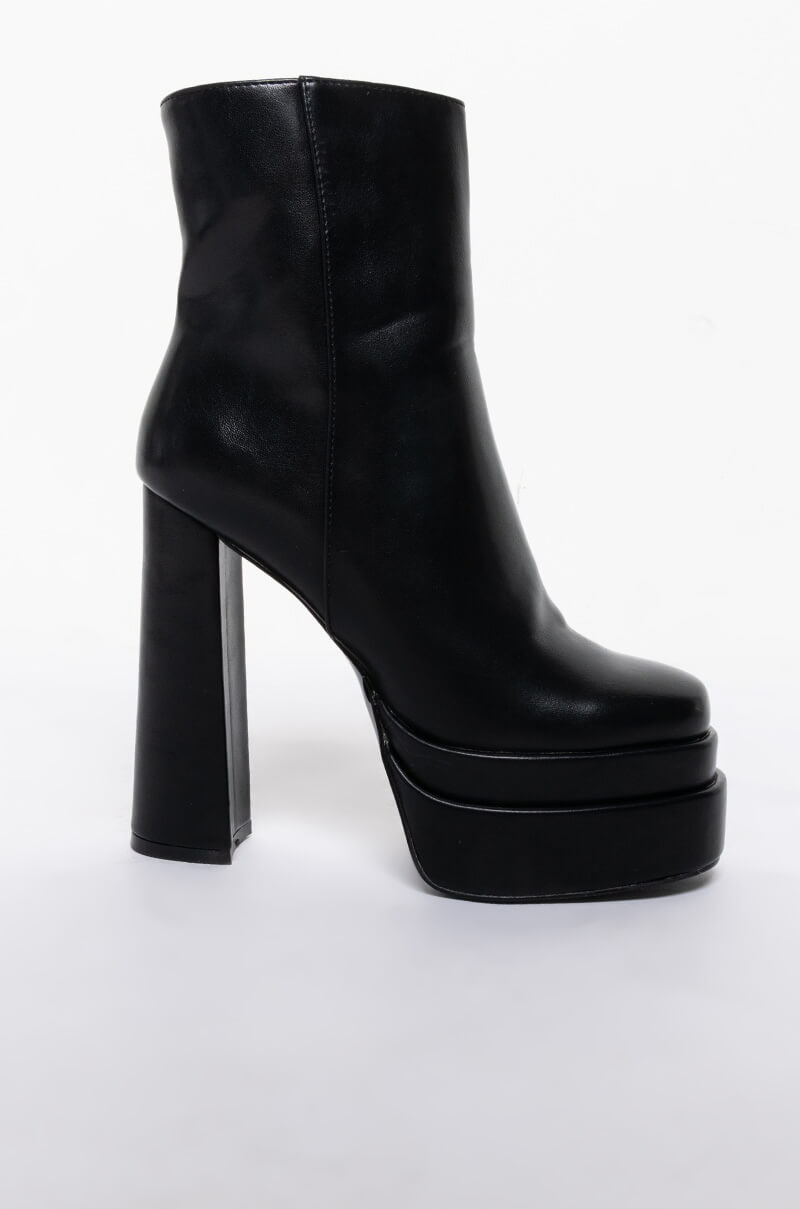 AZALEA WANG RUN AWAY CHUNKY BOOTIE IN BLACK