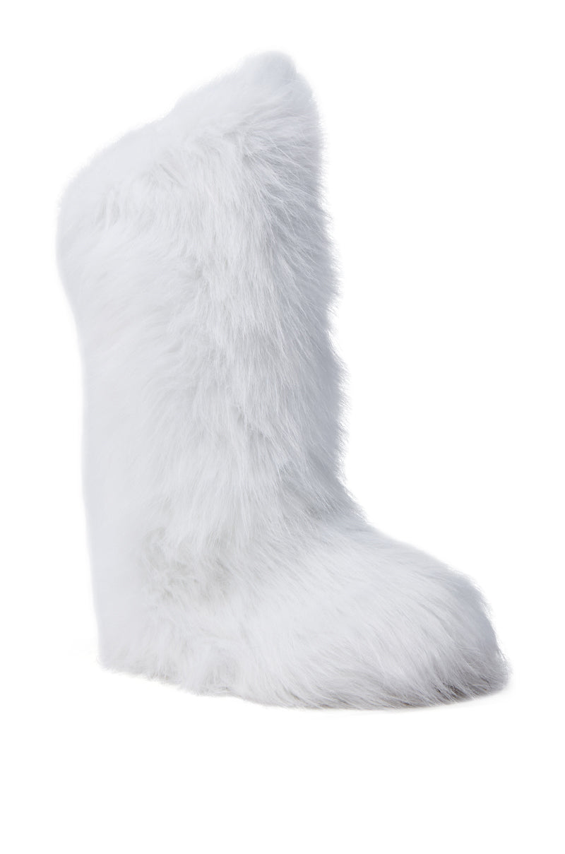 FONDA WHITE FLAT BOOT