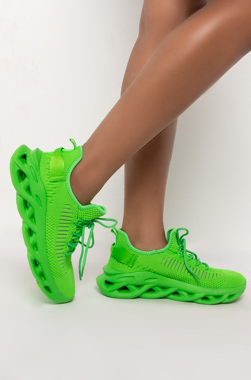 AZALEA WANG CAN'T STOP WON'T STOP FLATFORM SNEAKER IN GREEN