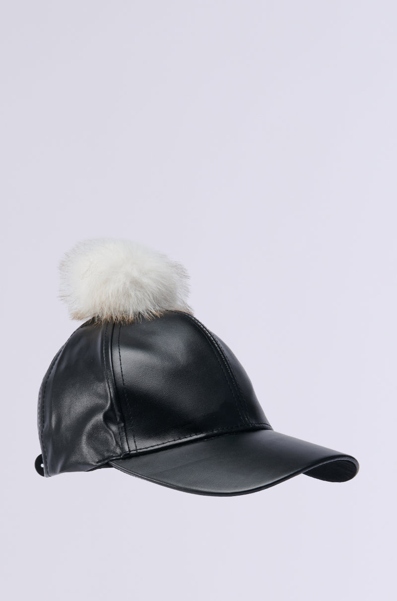 TOASTIE FAUX FUR POM HAT