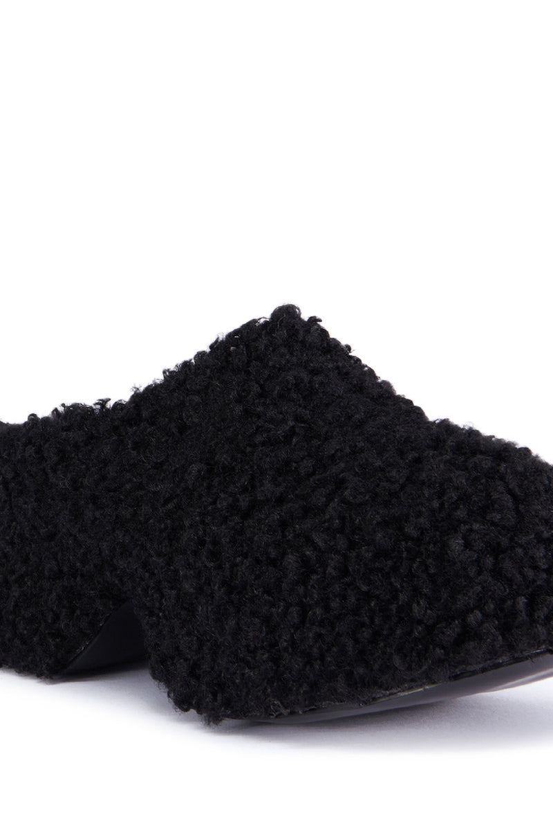 AZALEA WANG MORTICIA BLACK SHERPA CLOG