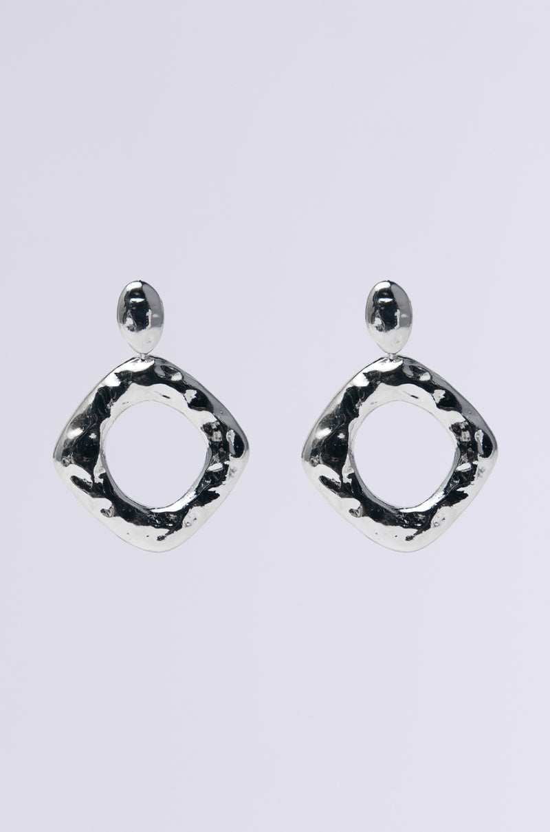 NEVER BENT STATEMENT EARRING
