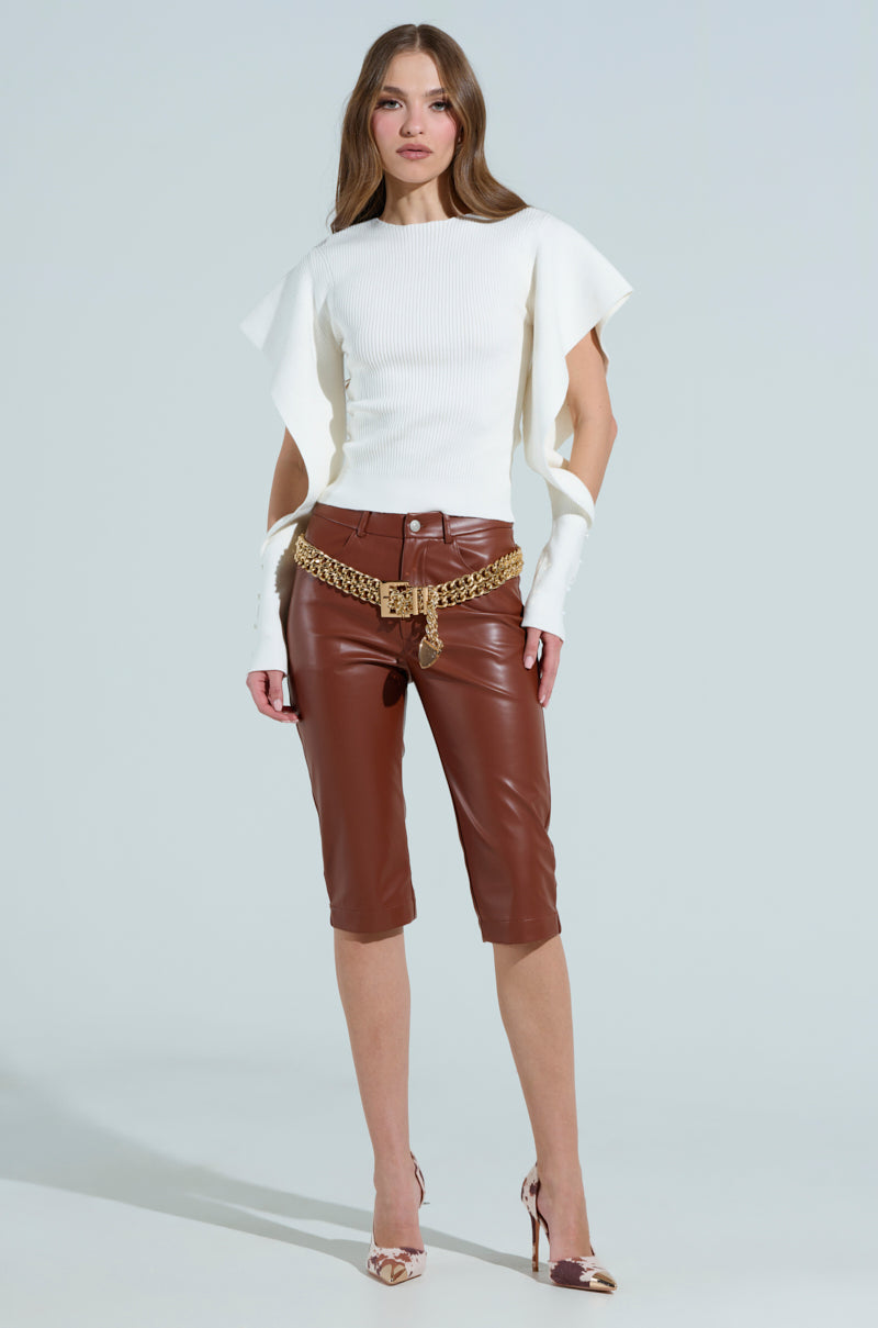 SAMANTHA FAUX LEATHER CAPRI PANTS IN BROWN