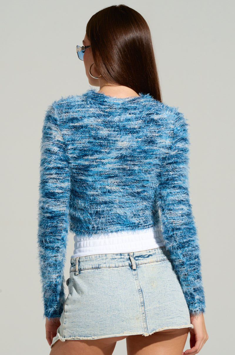 BIG FUZZY ENERGY CROPPED SWEATER IN BLUE