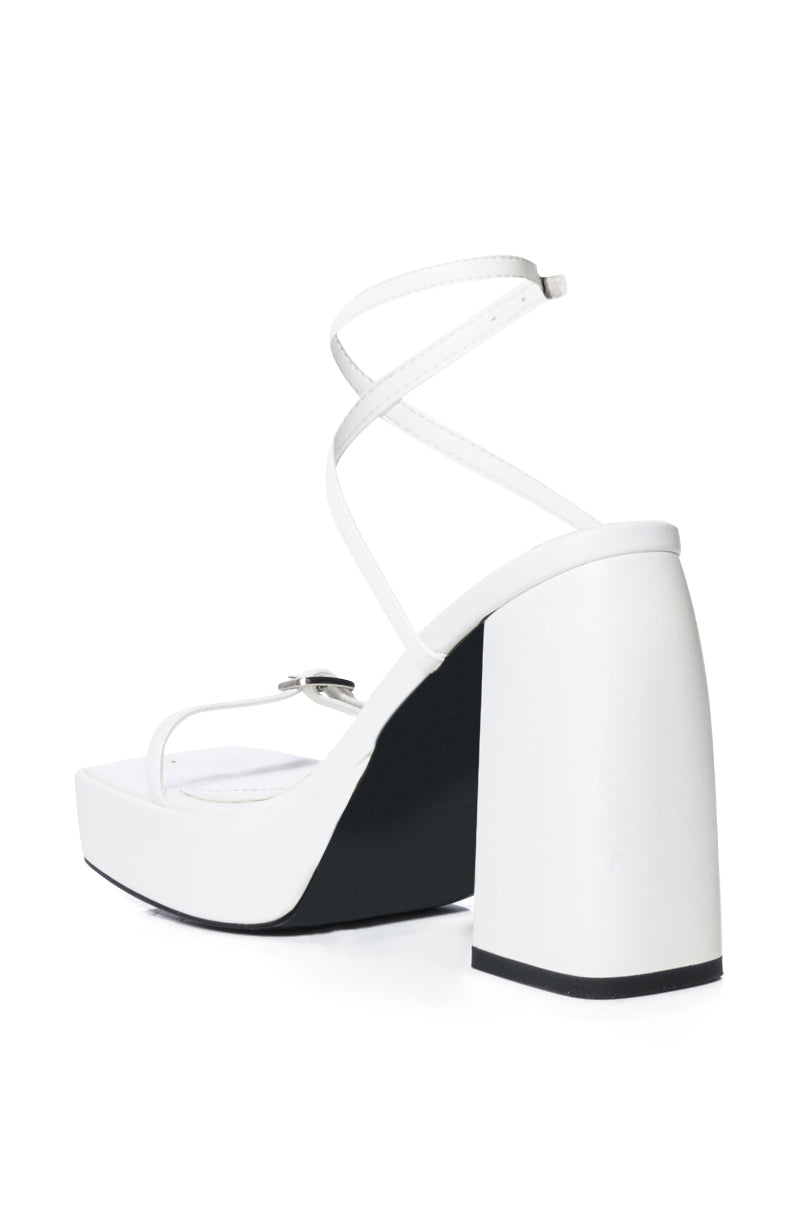 AZALEA WANG LENNOX STRAPPY SANDAL IN CREAM