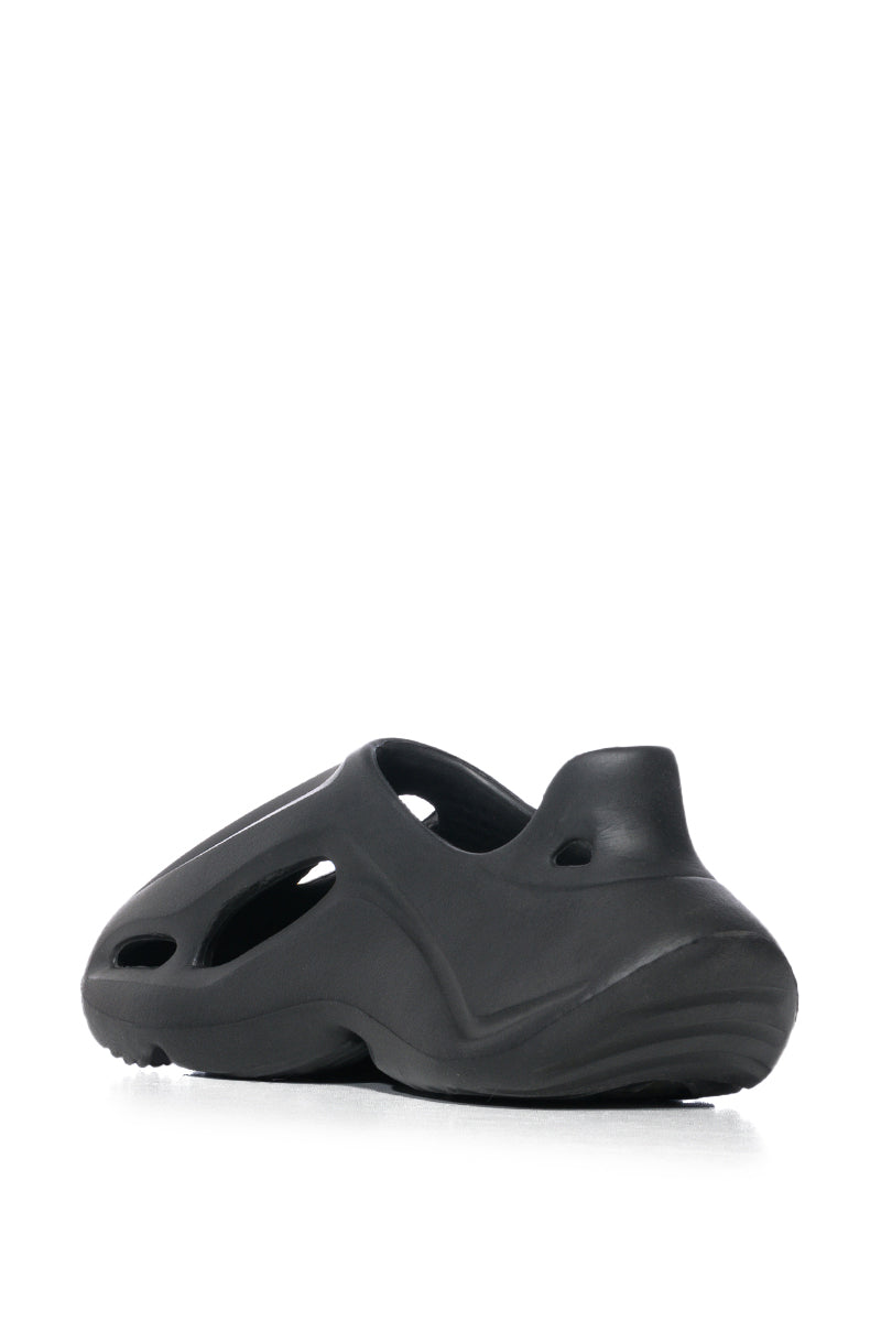 A NEW DAY FOAM TRAINER IN BLACK