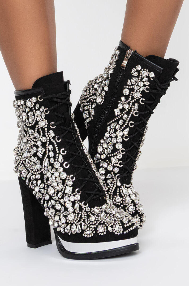 AZALEA WANG STAR STUDDED CHUNKY BOOTIE IN BLACK