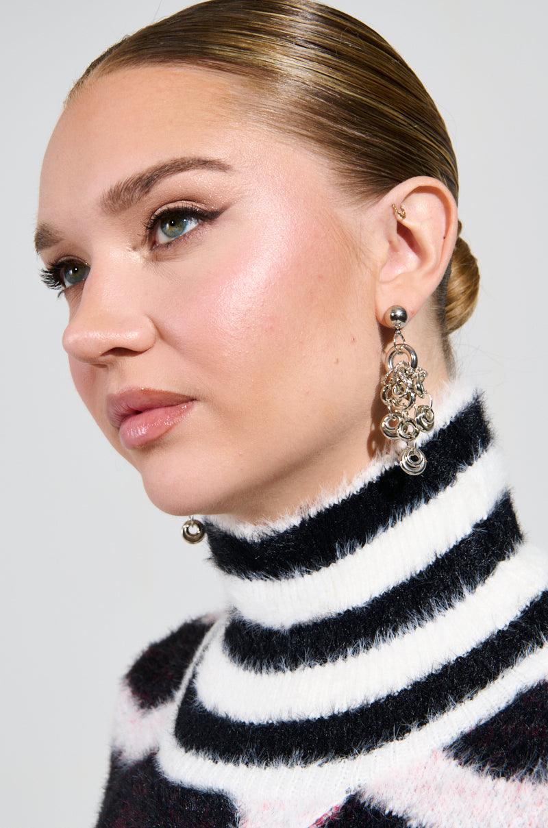 MODERN MUSE EARRING