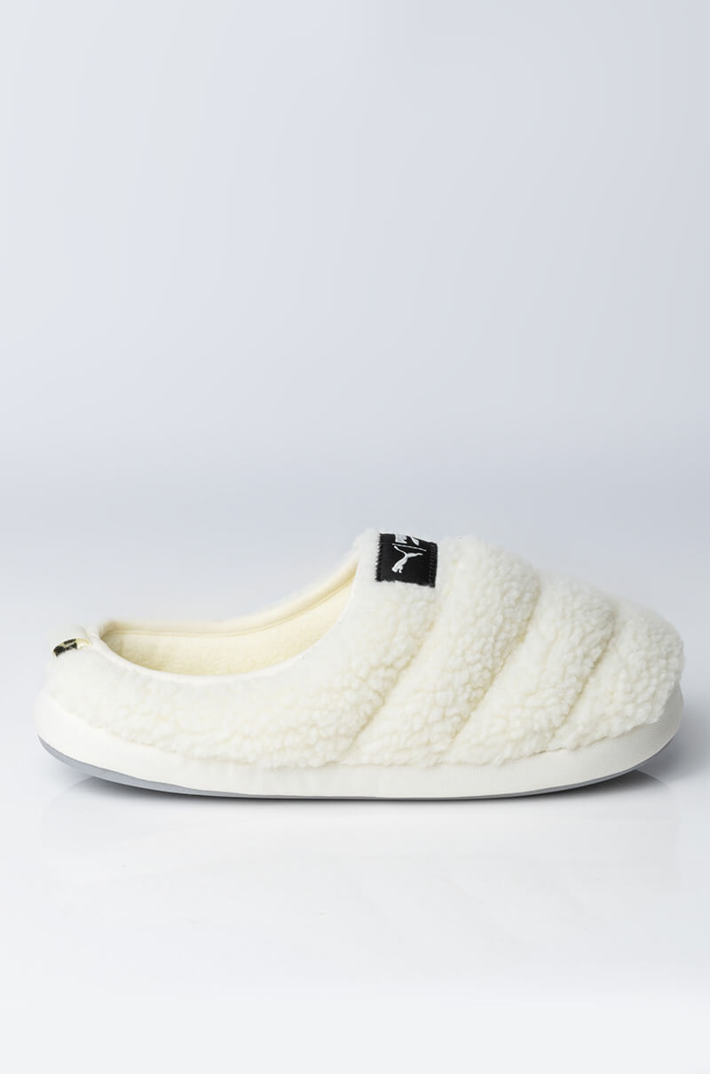 PUMA SCUFF SHERPA SLIPPER IN WHITE