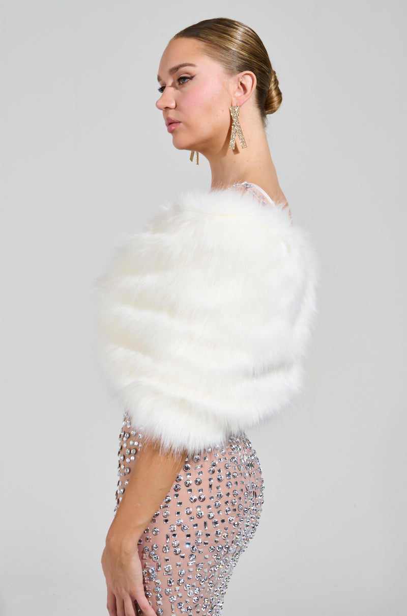 TO THE GALA FAUX FUR SHAWL