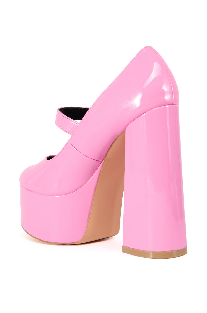 AZALEA WANG ZULEMA BUBBLEGUM PINK PATENT PLATFORM PUMP