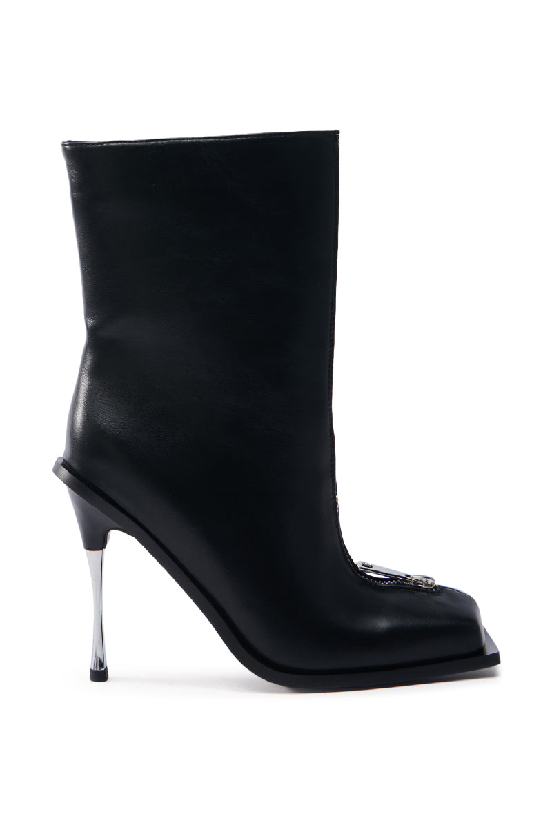 AZALEA WANG ROUSSE FRONT ZIP BOOT IN BLACK