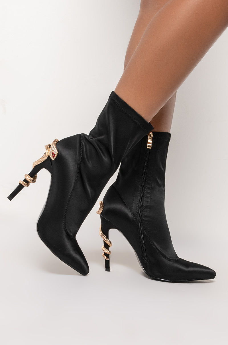 AZALEA WANG QUEEN OF KINGS STILETTO BOOTIE IN BLACK